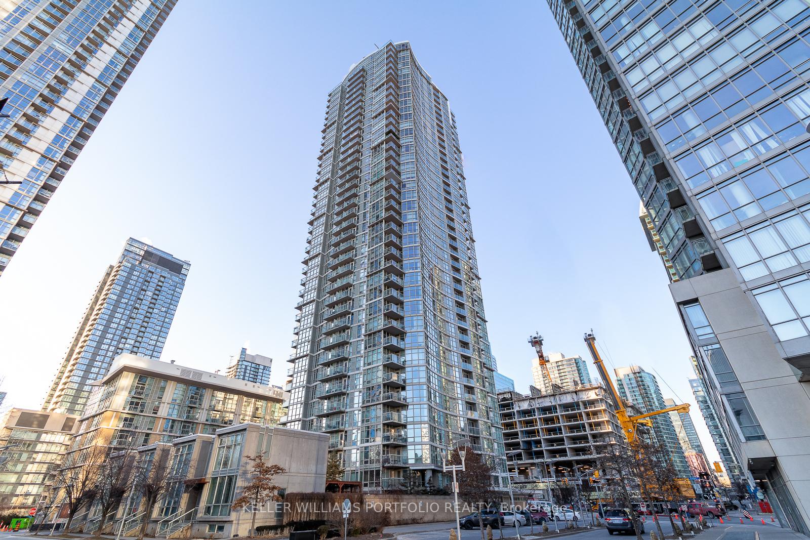 Front of Unit 2910, 10 Navy Wharf Court