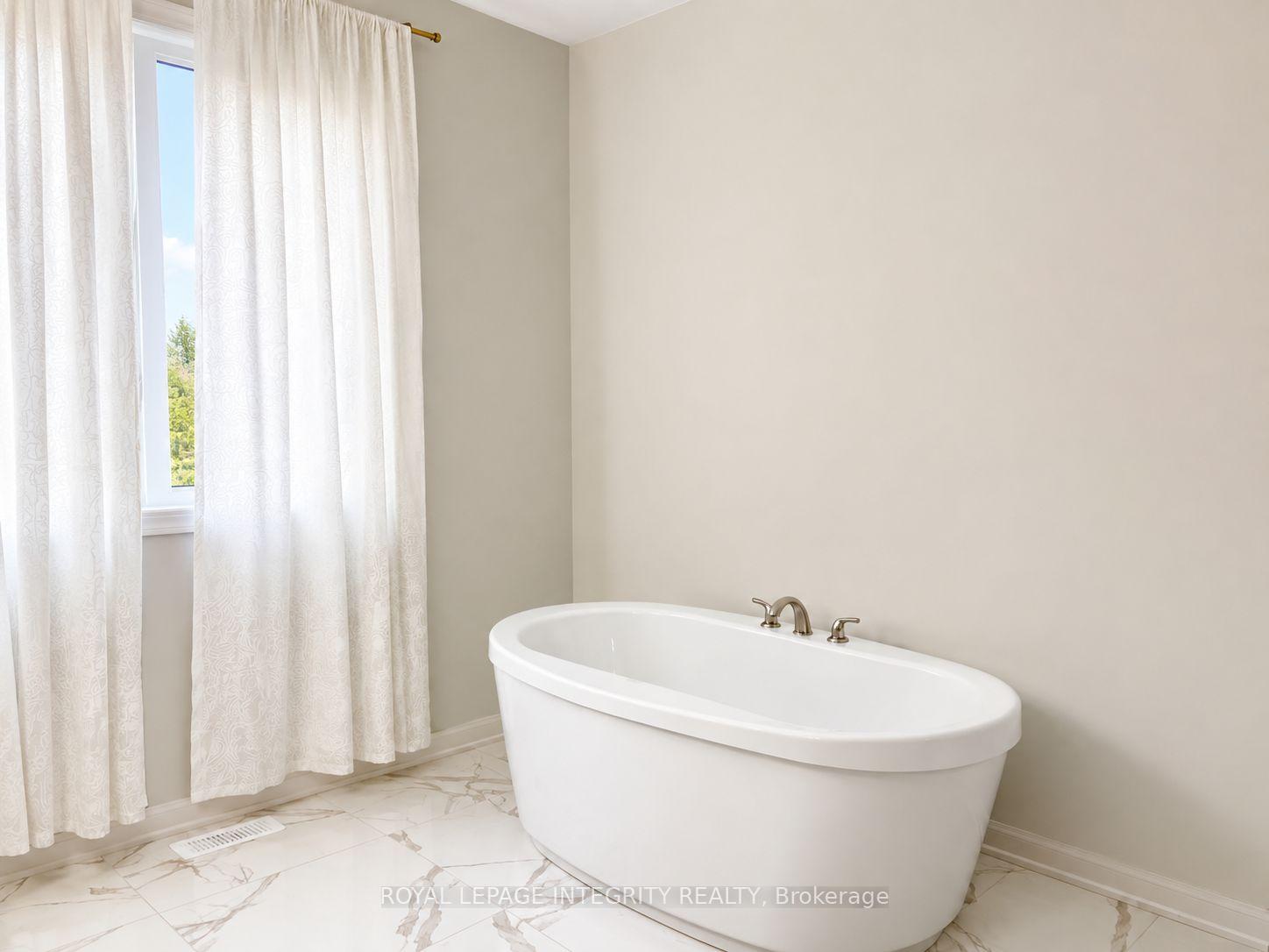 Photo 15 of 747 Coast Circle, Ottawa, Mahogany Community — HOMEH
