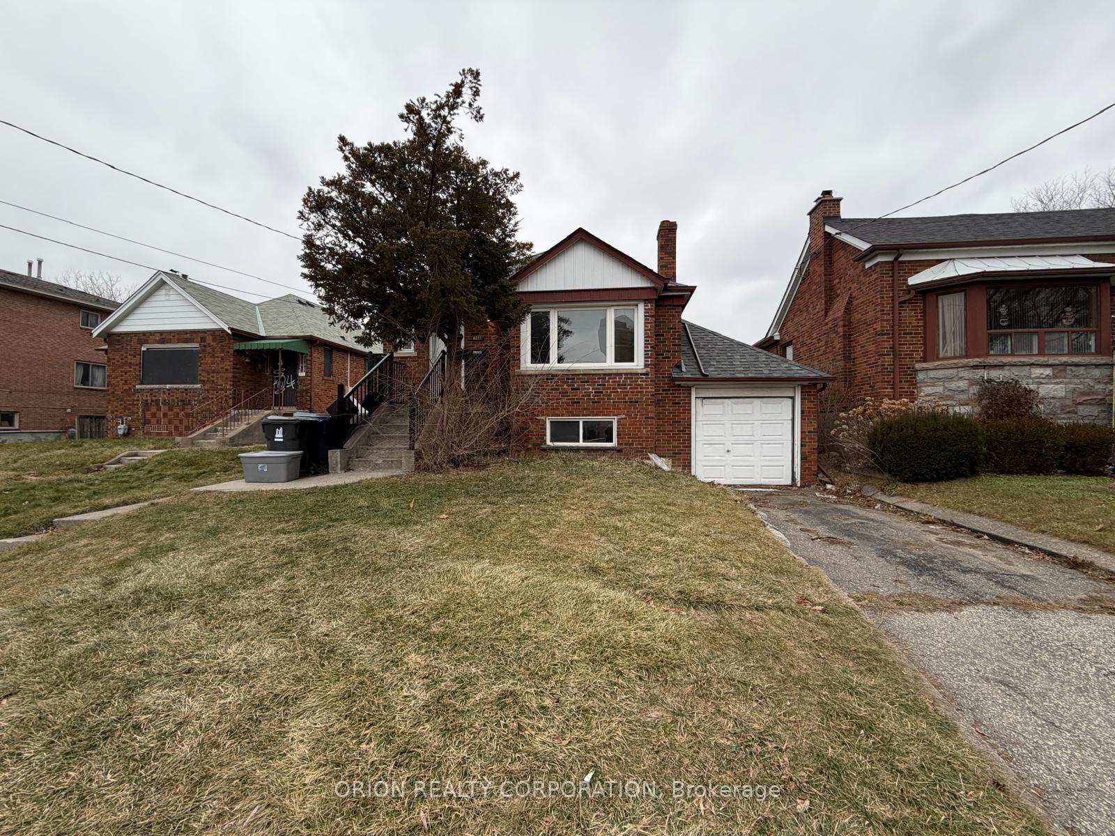 Photo 2 of 266 Viewmount Avenue, North York, Yorkdale-Glen Park — HOMEH