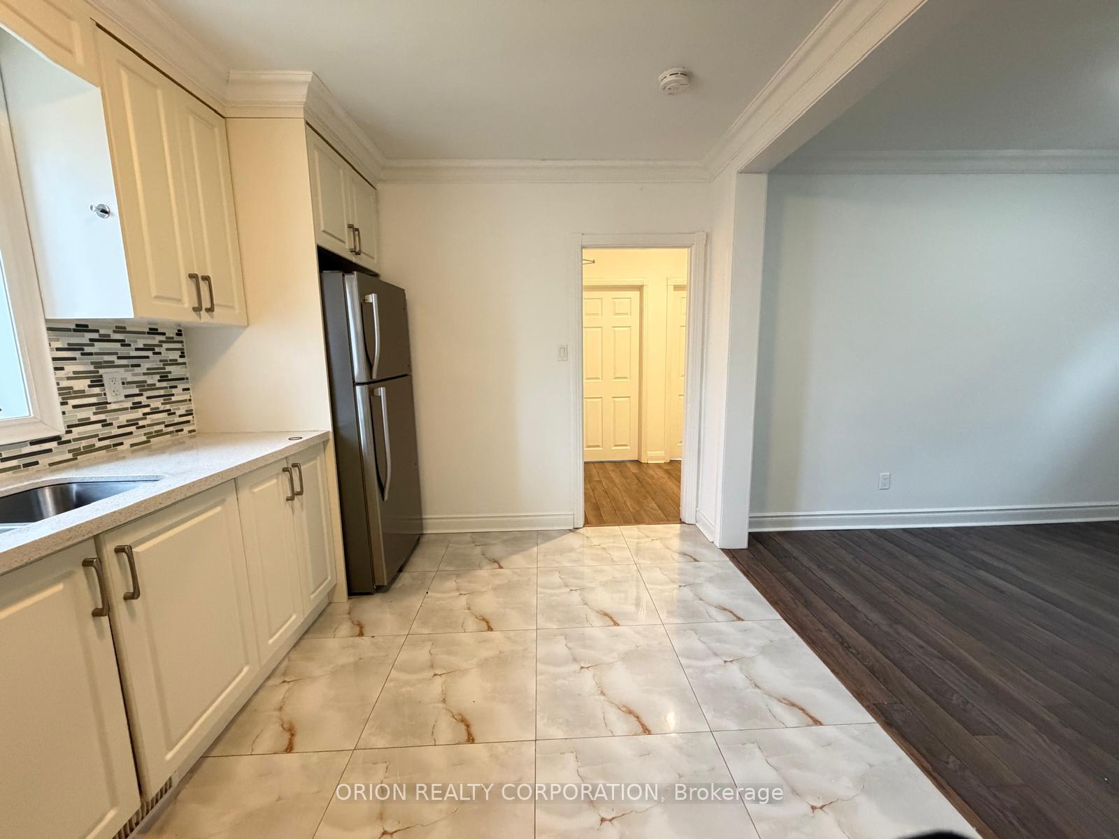 Photo 7 of 266 Viewmount Avenue, North York, Yorkdale-Glen Park — HOMEH