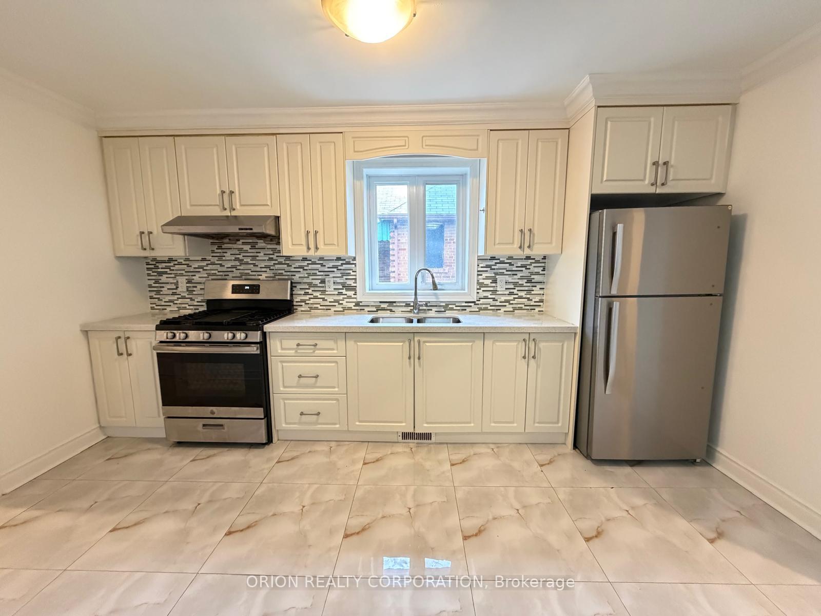Photo 8 of 266 Viewmount Avenue, North York, Yorkdale-Glen Park — HOMEH