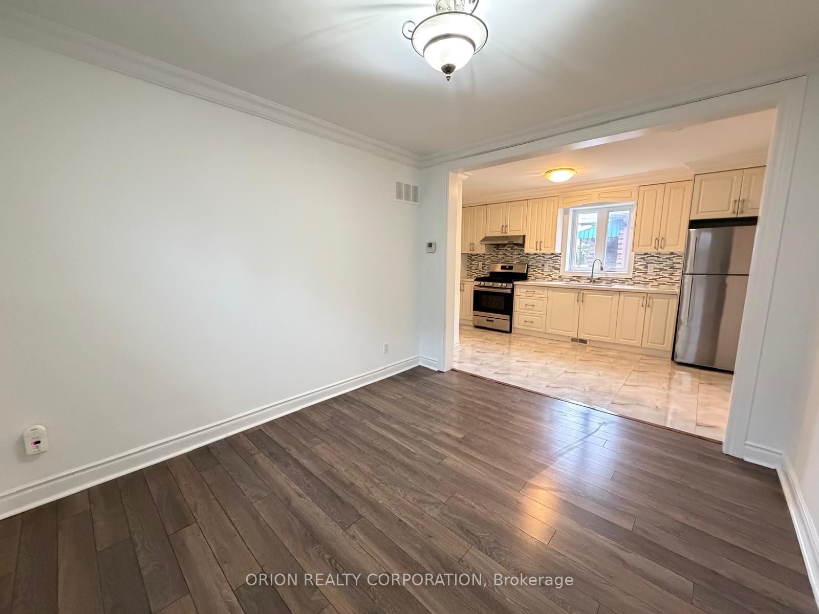 Photo 11 of 266 Viewmount Avenue, North York, Yorkdale-Glen Park — HOMEH