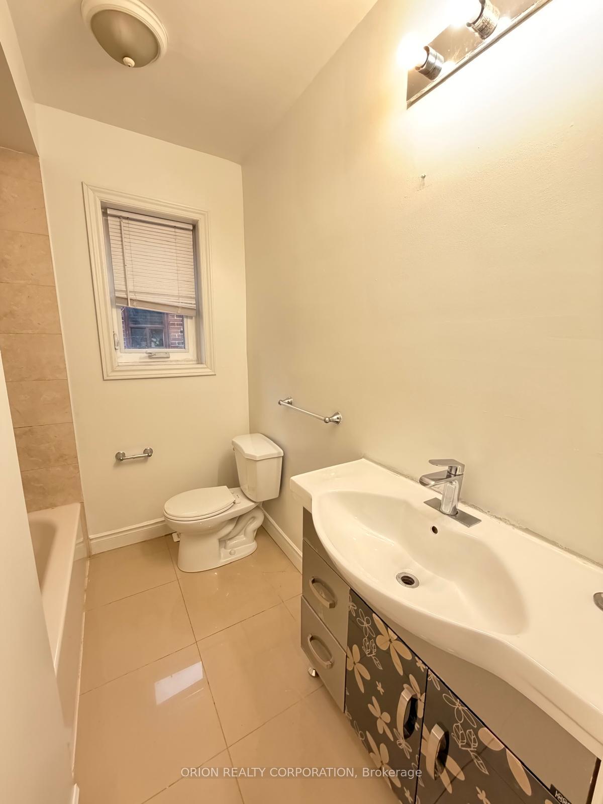 Photo 14 of 266 Viewmount Avenue, North York, Yorkdale-Glen Park — HOMEH
