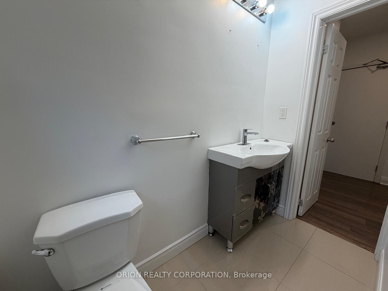 Photo 16 of 266 Viewmount Avenue, North York, Yorkdale-Glen Park — HOMEH