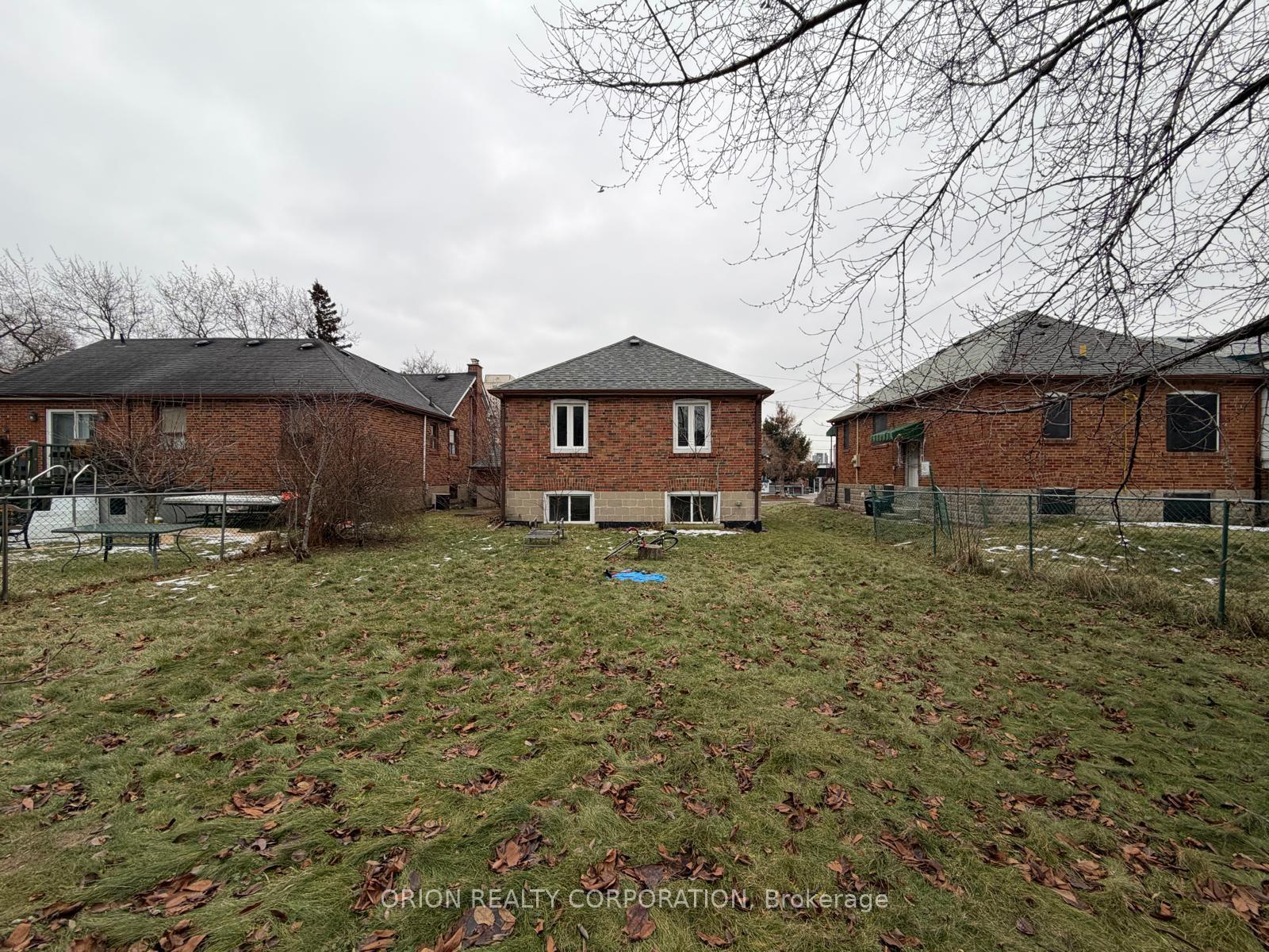 Photo 30 of 266 Viewmount Avenue, North York, Yorkdale-Glen Park — HOMEH