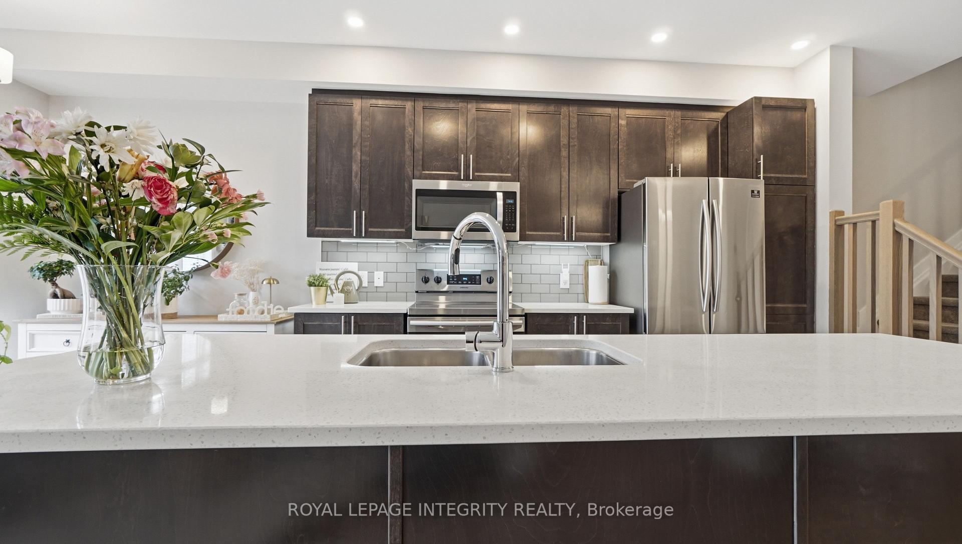 Photo 7 of 662 Putney Crescent, Ottawa, Stittsville (South) — HOMEH
