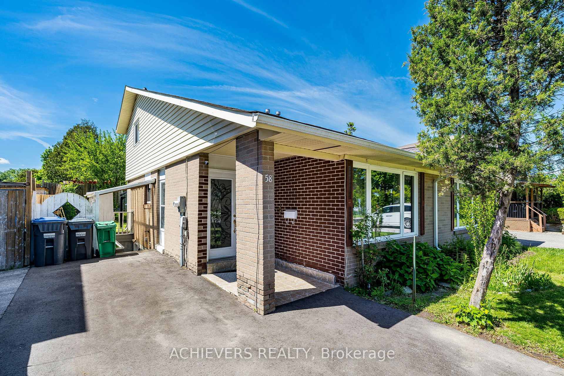 Photo 4 of 58 Archdekin Drive, Brampton, Madoc — HOMEH