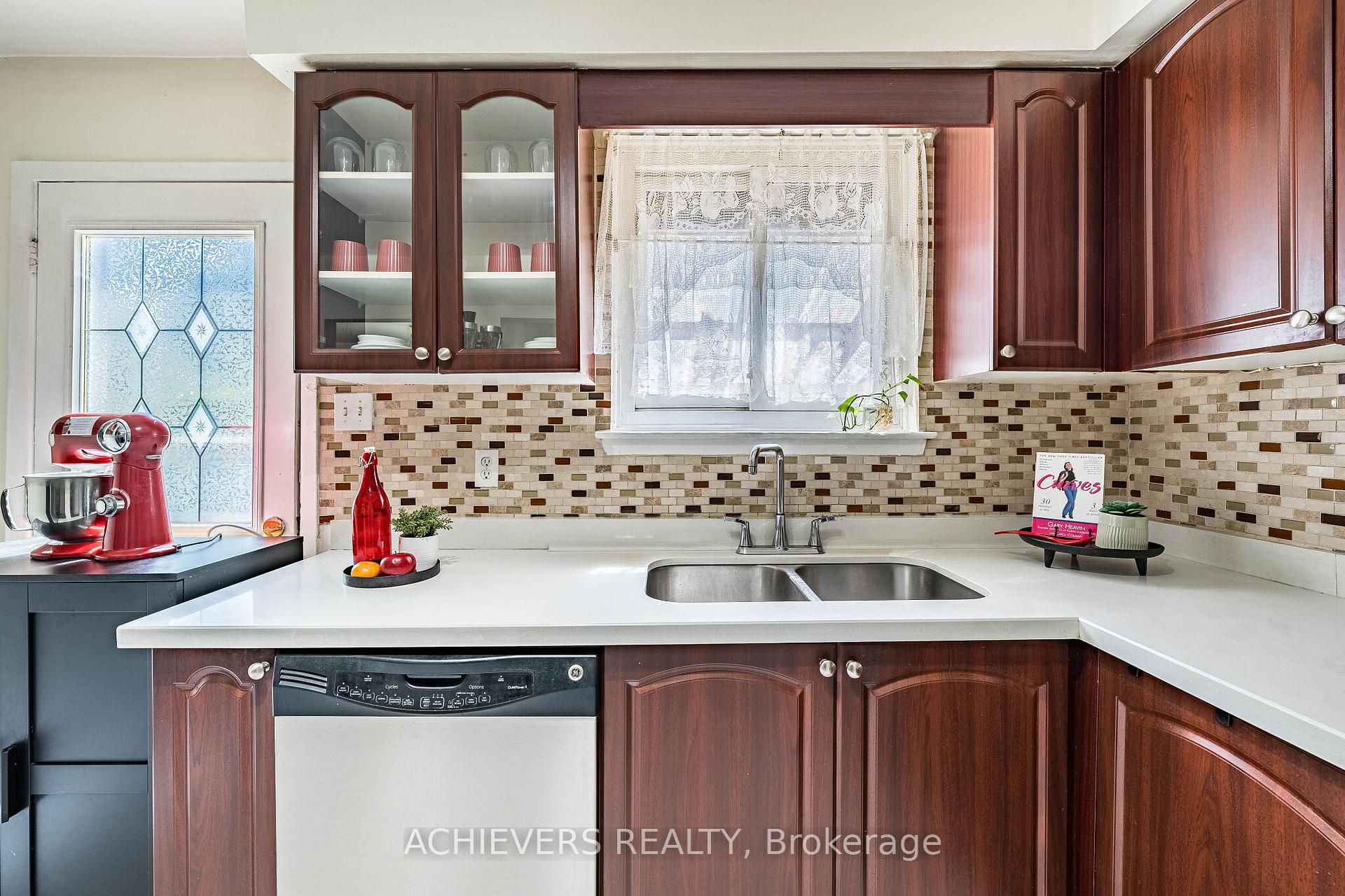 Photo 14 of 58 Archdekin Drive, Brampton, Madoc — HOMEH
