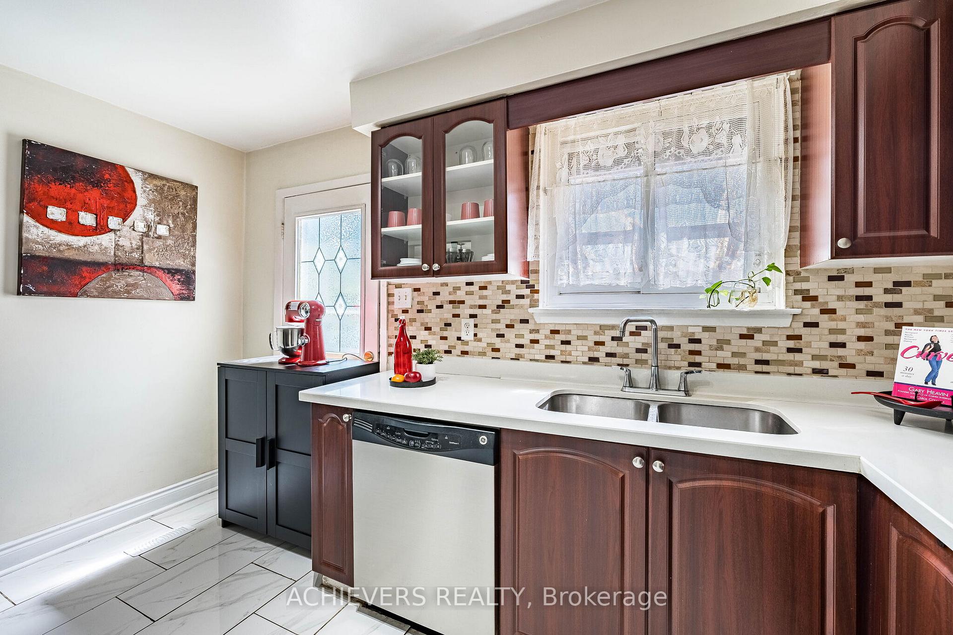 Photo 16 of 58 Archdekin Drive, Brampton, Madoc — HOMEH