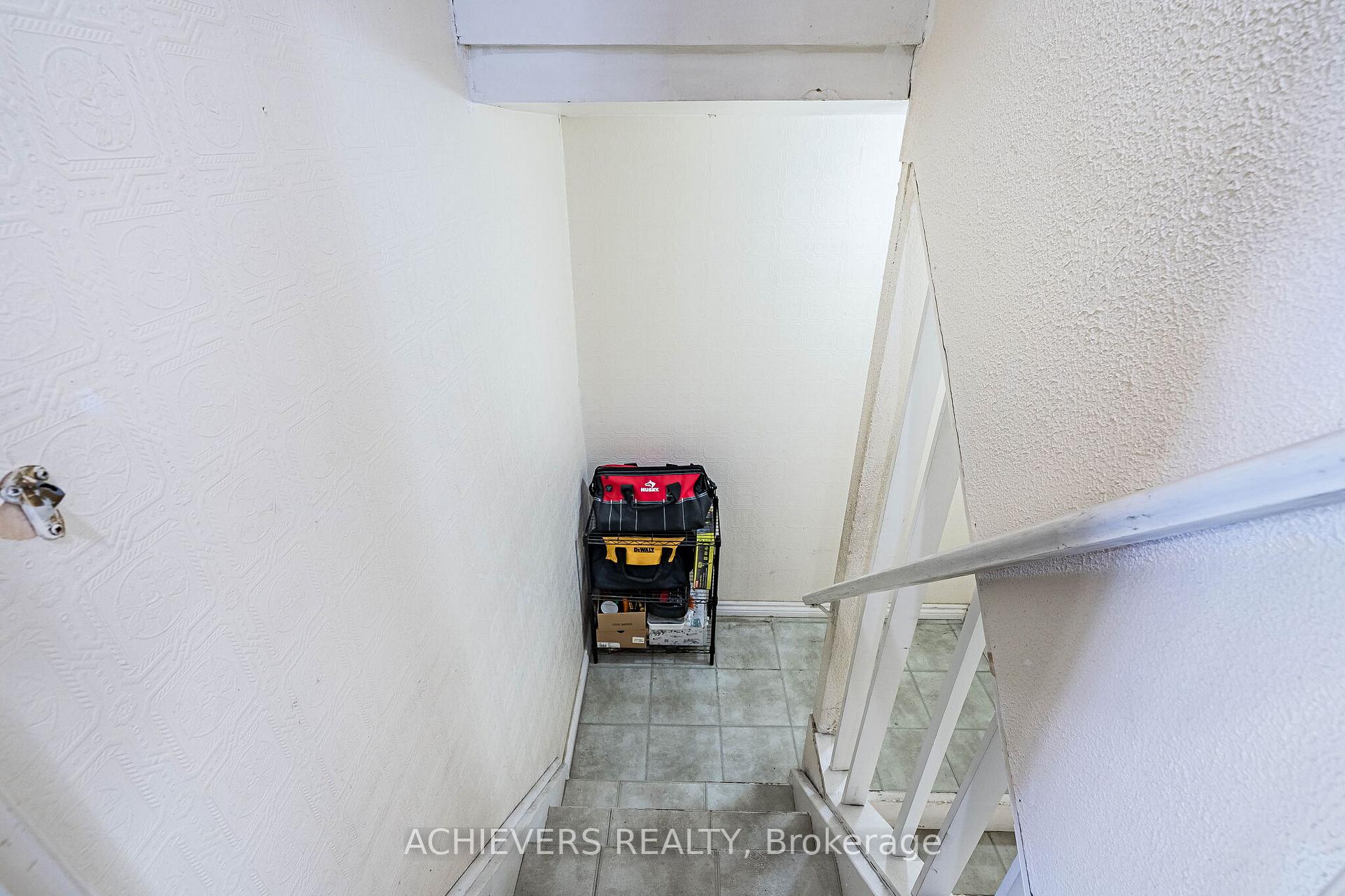 Photo 31 of 58 Archdekin Drive, Brampton, Madoc — HOMEH