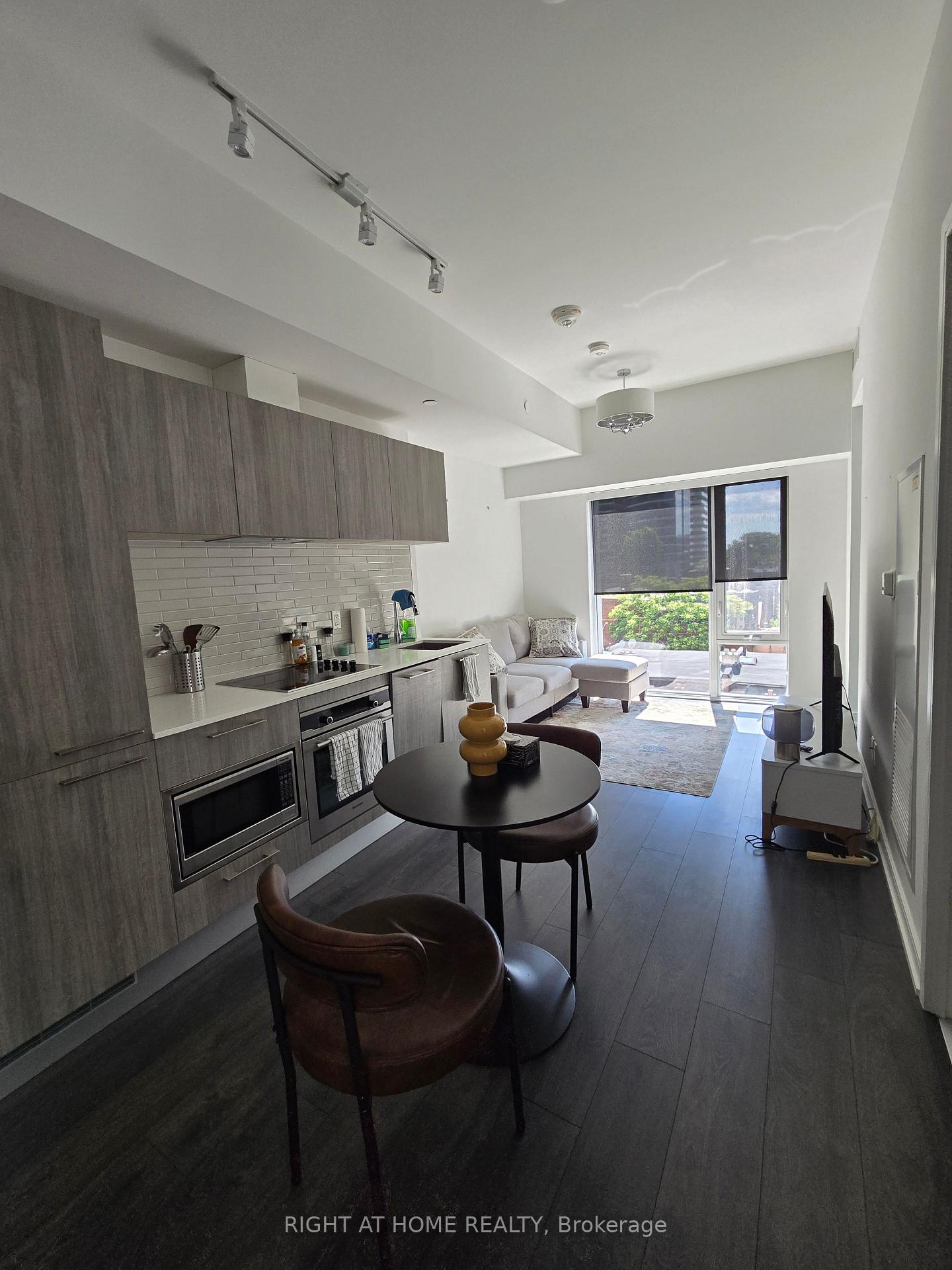 Photo 5 of Unit 512, 3 Gloucester Street, Toronto, Church-Yonge Corridor — HOMEH
