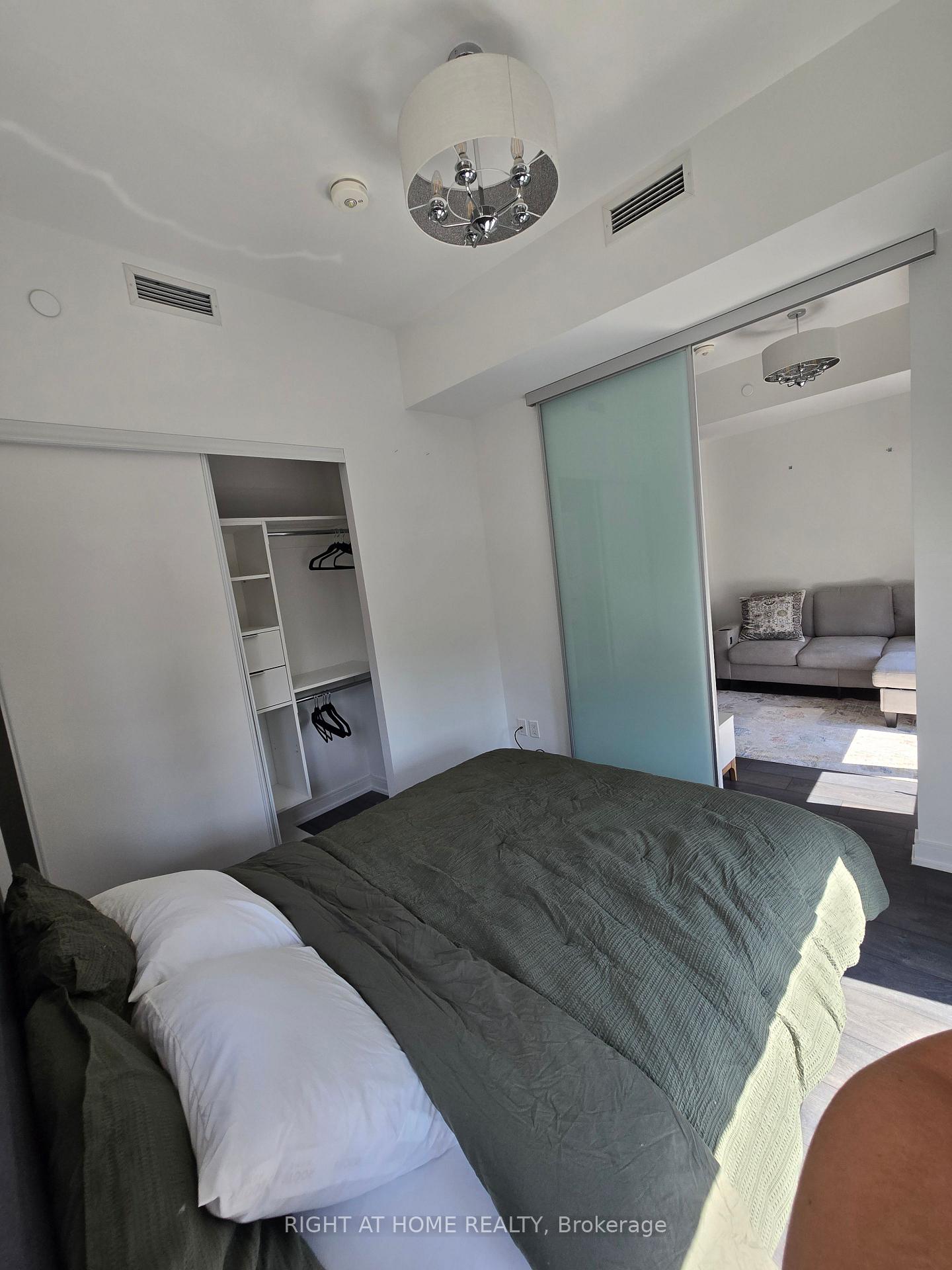 Photo 7 of Unit 512, 3 Gloucester Street, Toronto, Church-Yonge Corridor — HOMEH
