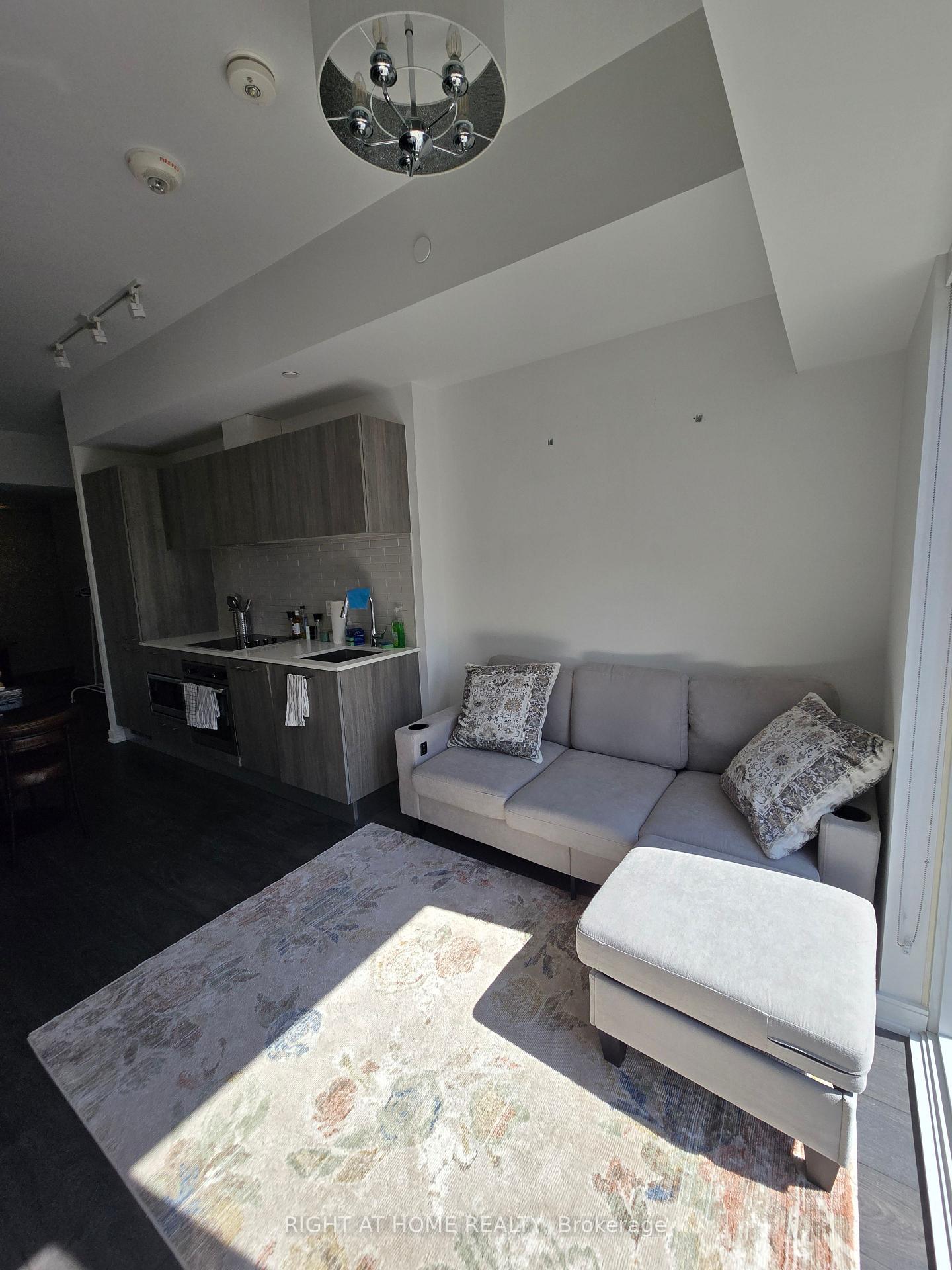 Photo 8 of Unit 512, 3 Gloucester Street, Toronto, Church-Yonge Corridor — HOMEH