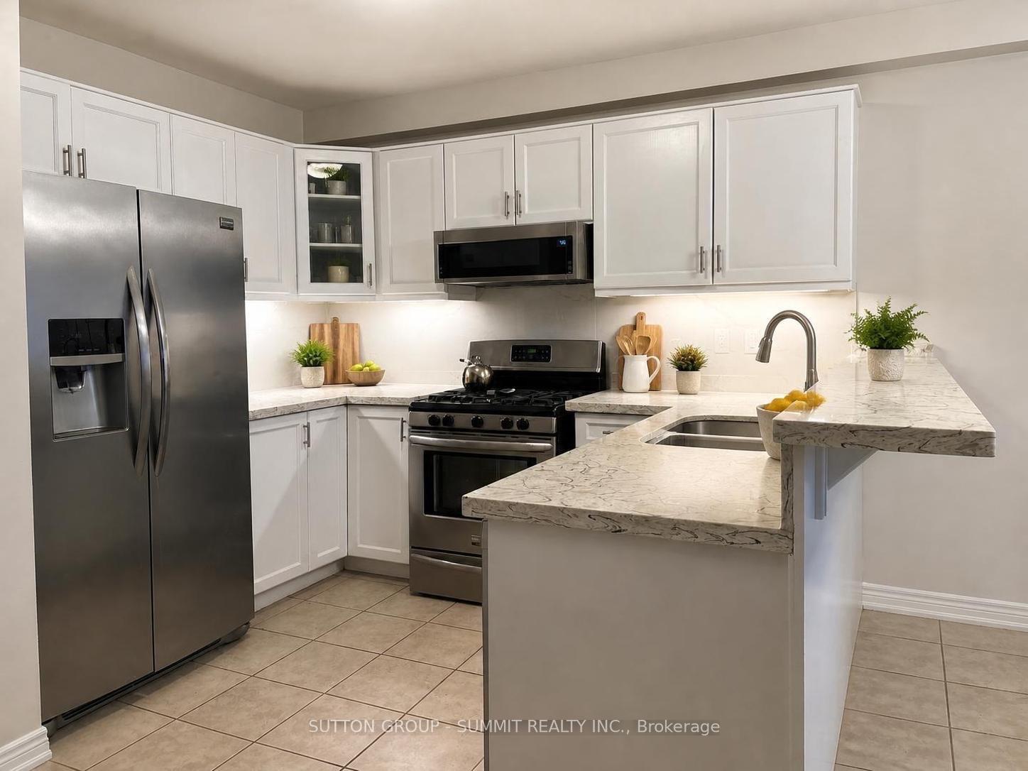 Photo 3 of 910 Knotty Pine Grove, Mississauga, Meadowvale Village — HOMEH