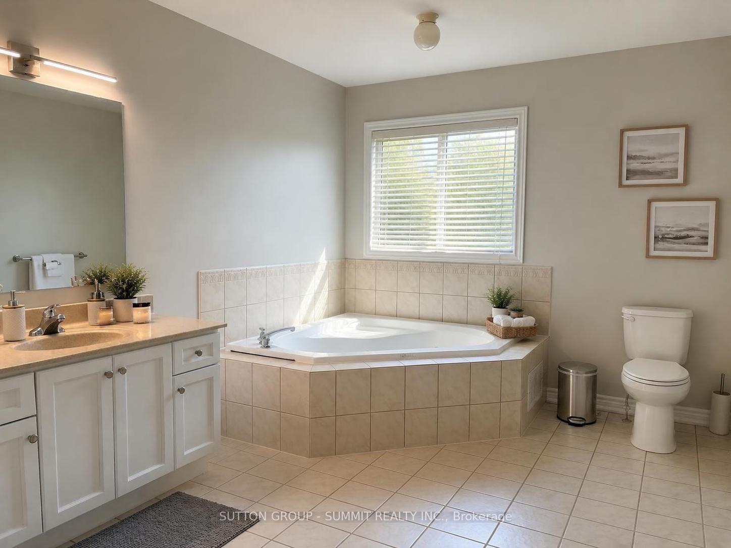 Photo 8 of 910 Knotty Pine Grove, Mississauga, Meadowvale Village — HOMEH