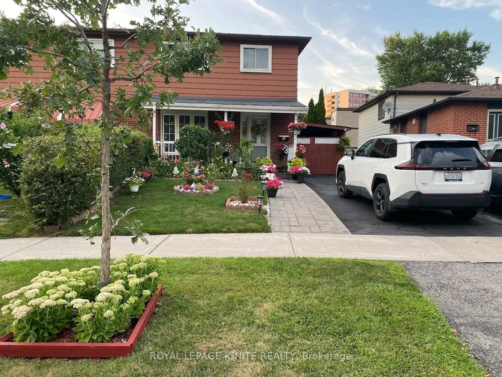 Photo 3 of 83 Coxworth Crescent, Scarborough, Malvern — HOMEH