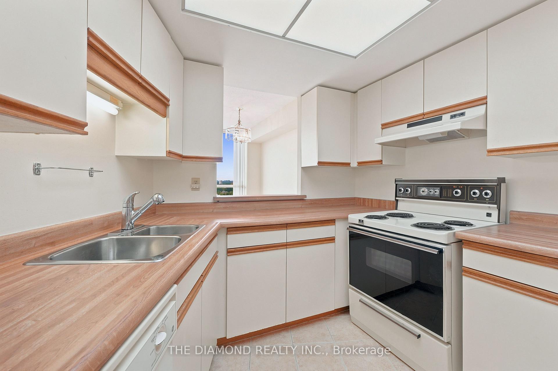 Photo 16 of Unit 1805, 1360 Rathburn Road E, Mississauga, Rathwood — HOMEH