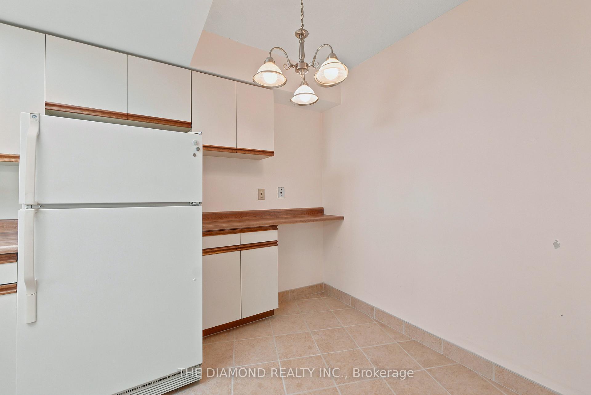 Photo 17 of Unit 1805, 1360 Rathburn Road E, Mississauga, Rathwood — HOMEH