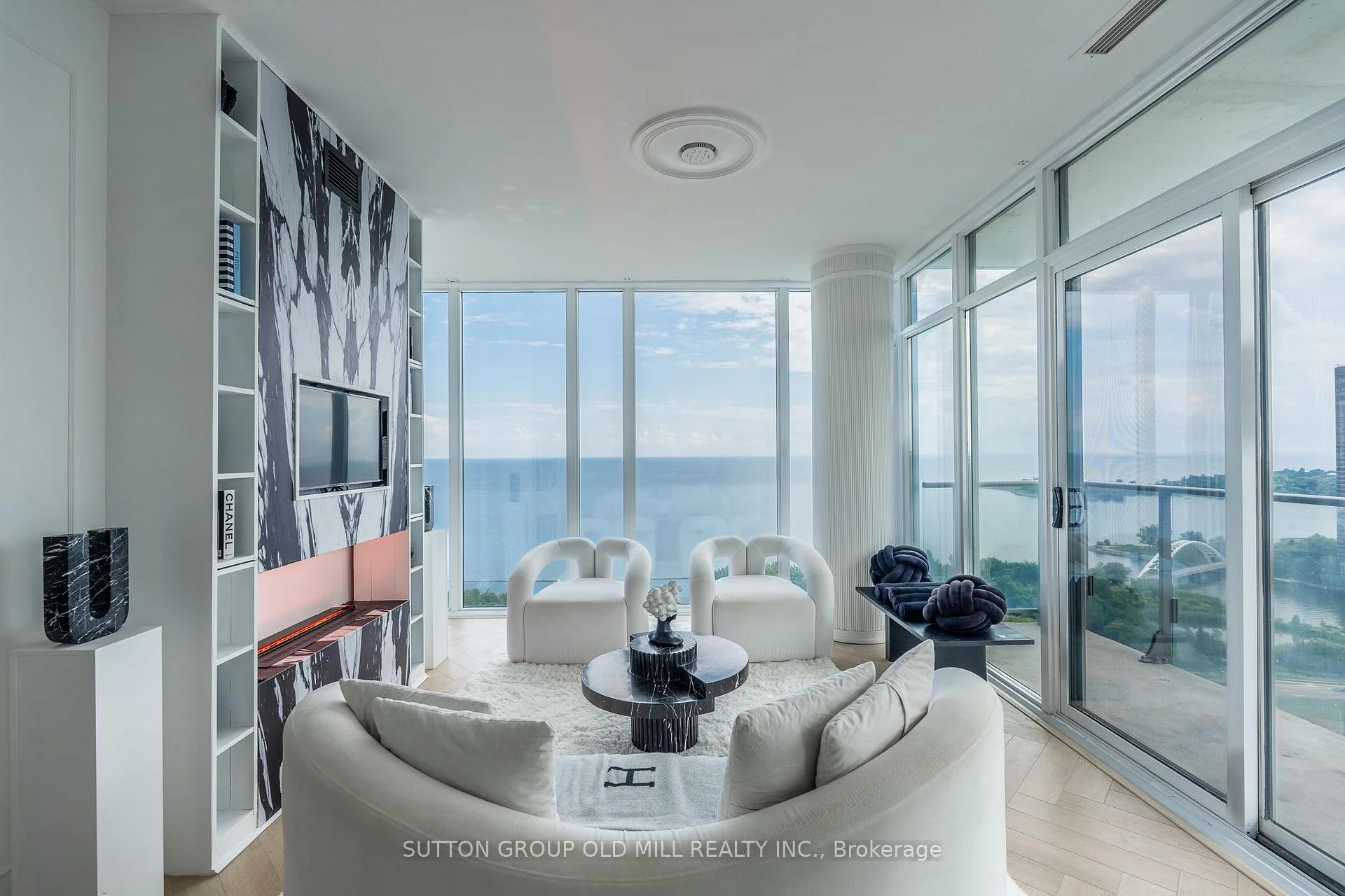 Photo 3 of Unit 2505, 103 The Queensway, Toronto, High Park-Swansea — HOMEH