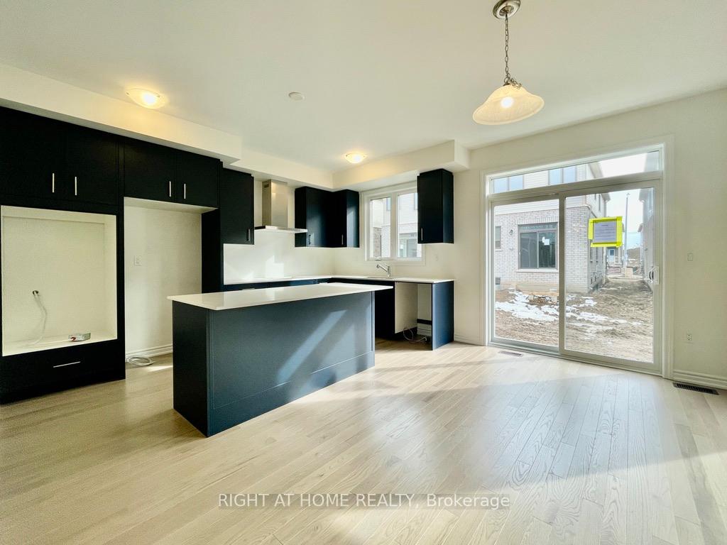Photo 3 of 64 Gemini Drive, Barrie, Rural Barrie Southeast — HOMEH