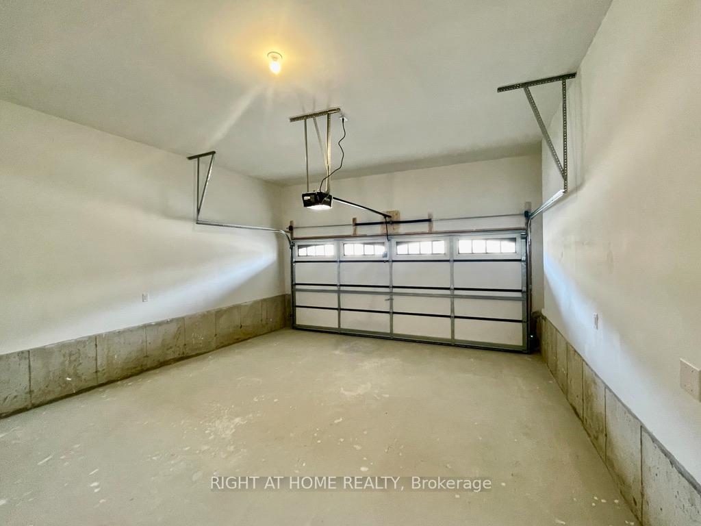 Photo 30 of 64 Gemini Drive, Barrie, Rural Barrie Southeast — HOMEH