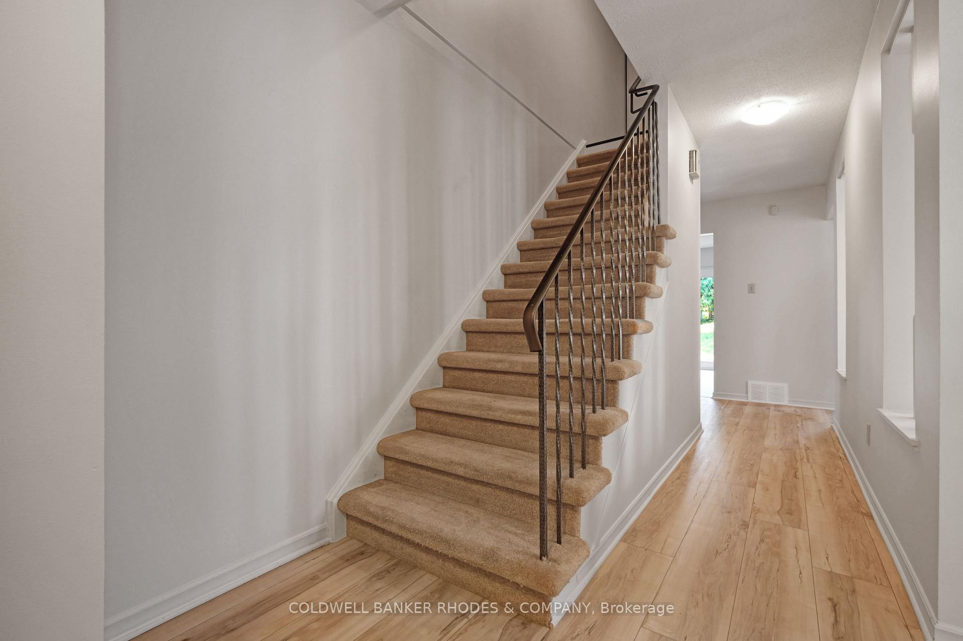Photo 3 of 6290 Fortune Drive, Ottawa, Convent Glen North — HOMEH