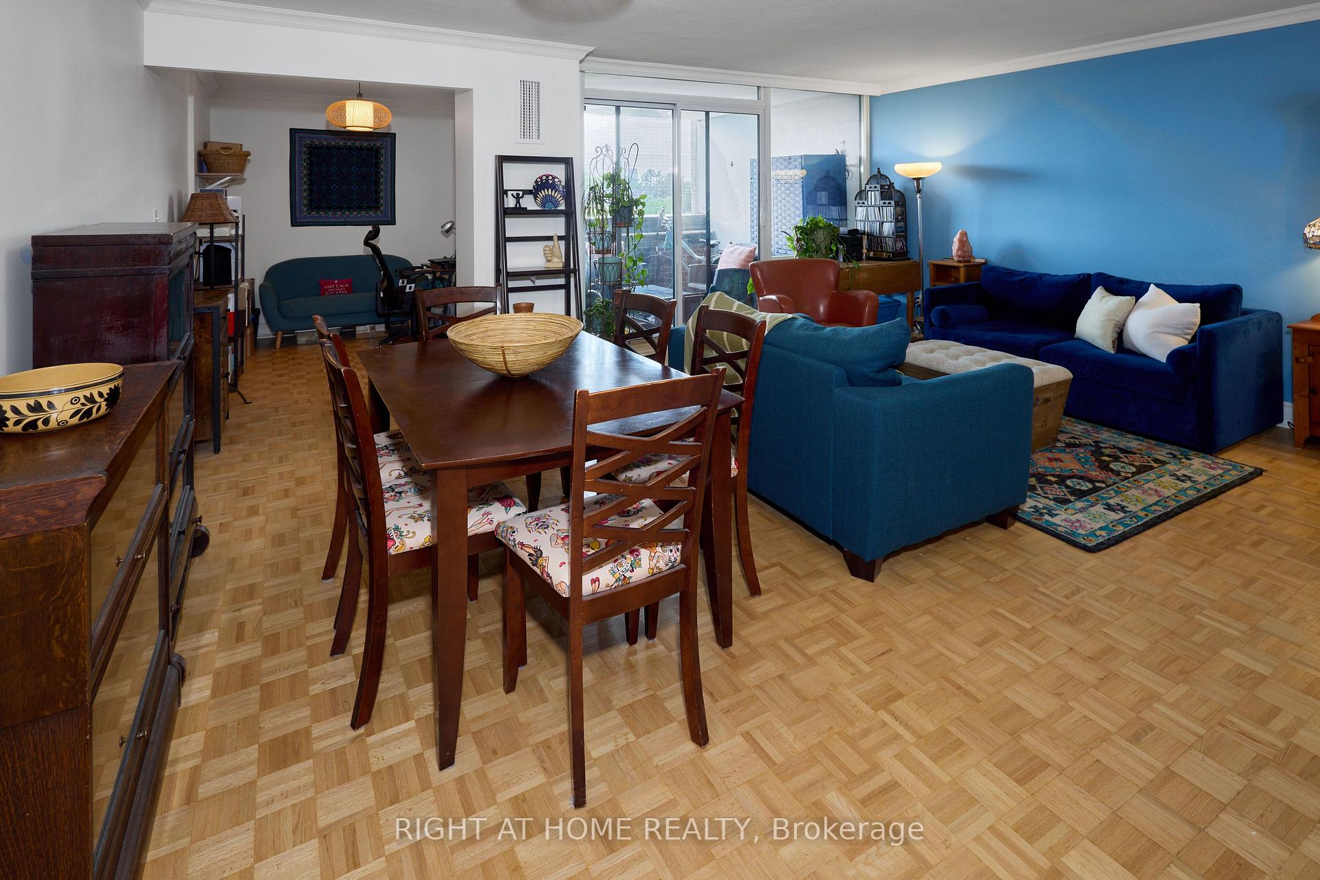 Photo 3 of Unit 808, 1535 Lakeshore Road E, Mississauga, Lakeview — HOMEH