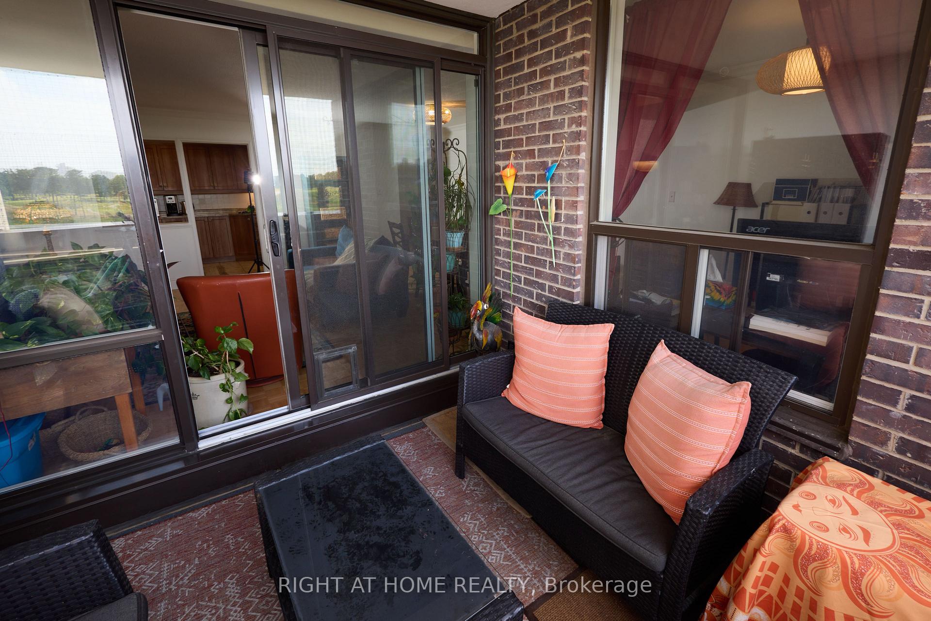Photo 6 of Unit 808, 1535 Lakeshore Road E, Mississauga, Lakeview — HOMEH