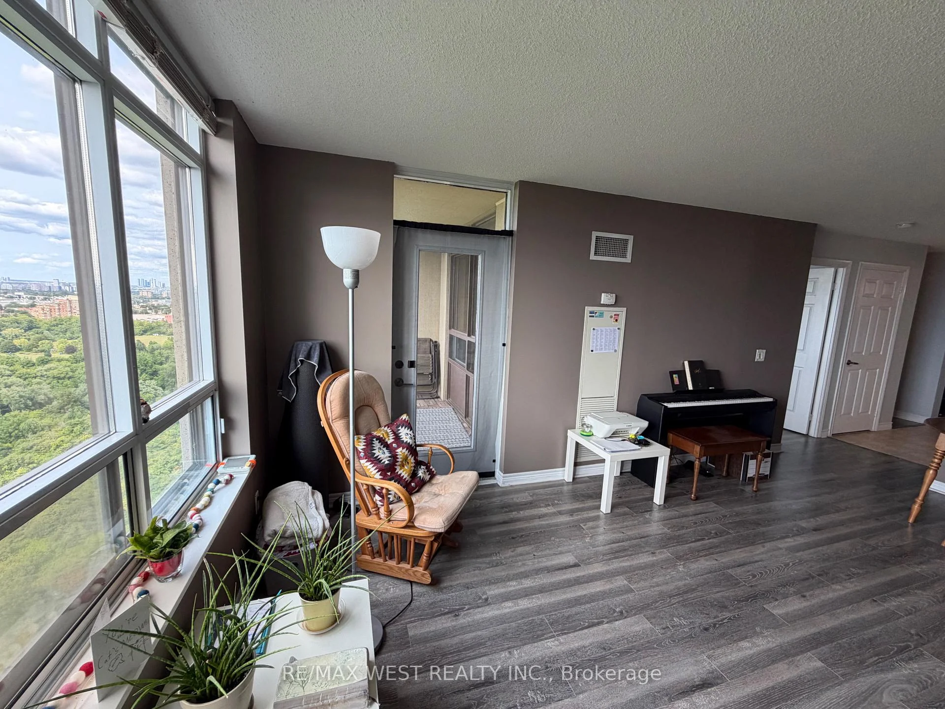 Photo 7 of Unit 2403, 710 Humberwood Boulevard, Etobicoke, West Humber-Clairville — HOMEH