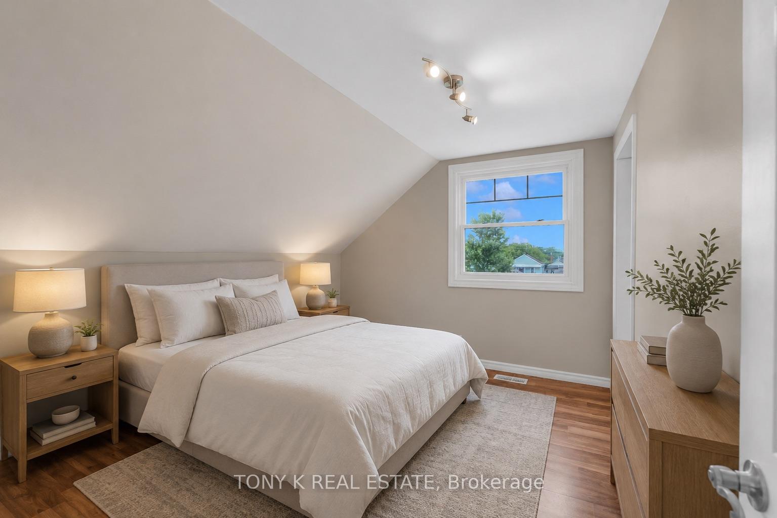 Photo 8 of 420 Waverly Street, Hamilton, McQuesten — HOMEH