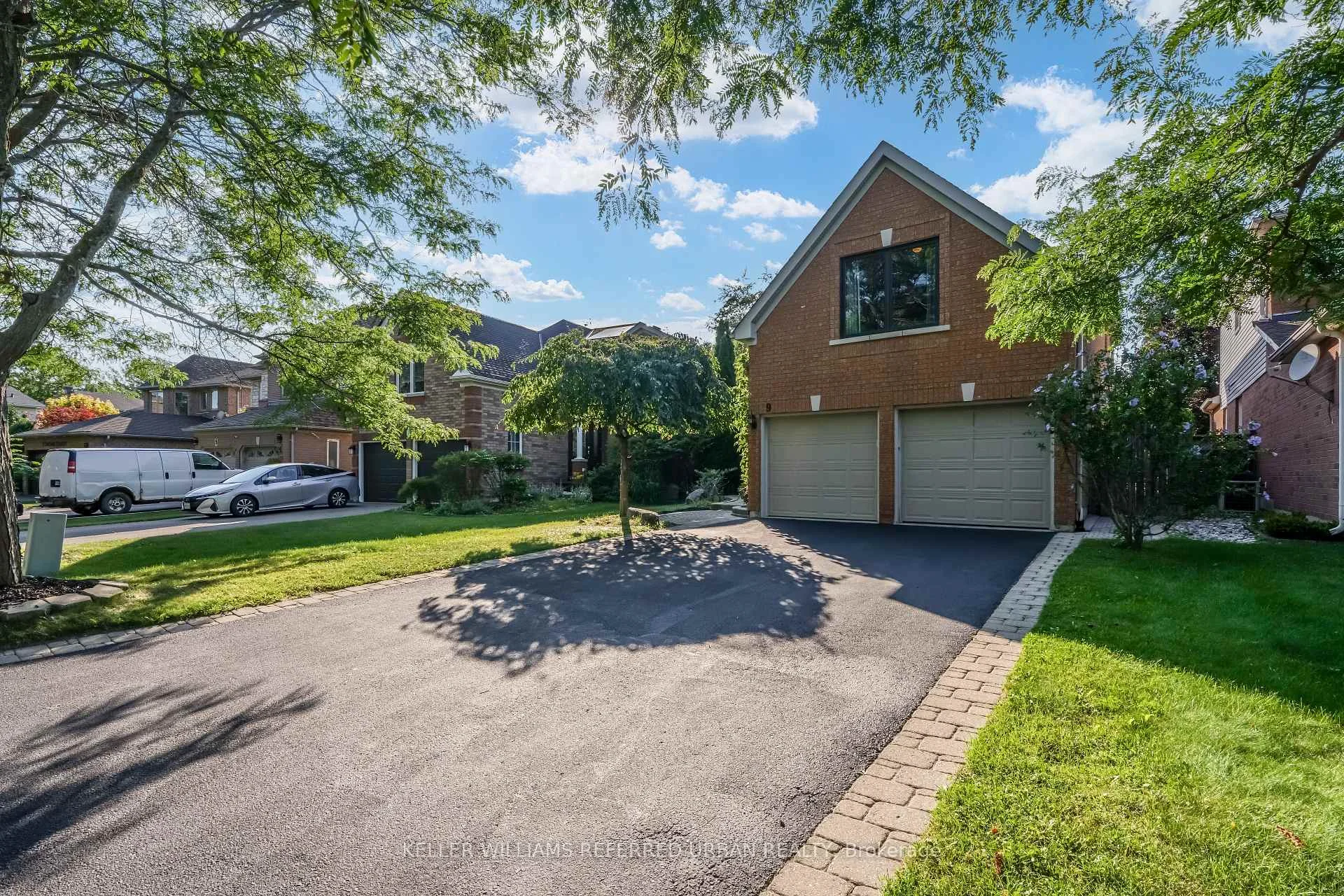 Photo 2 of 9 Stone Street, Halton Hills, Georgetown — HOMEH