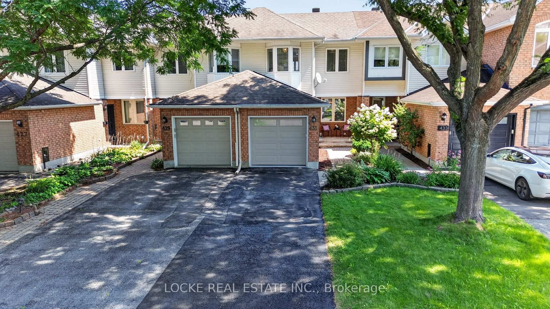 Photo 1 of 431 Lawler Crescent, Ottawa, Chatelaine Village — HOMEH