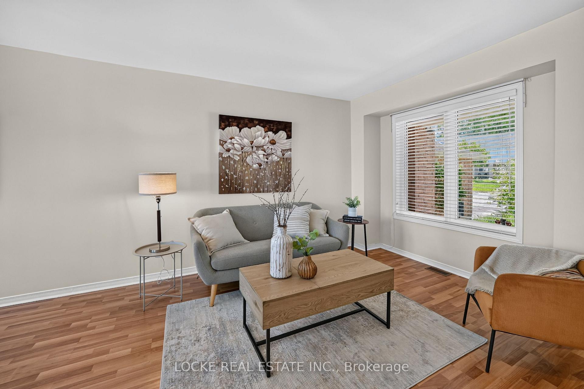 Photo 5 of 431 Lawler Crescent, Ottawa, Chatelaine Village — HOMEH
