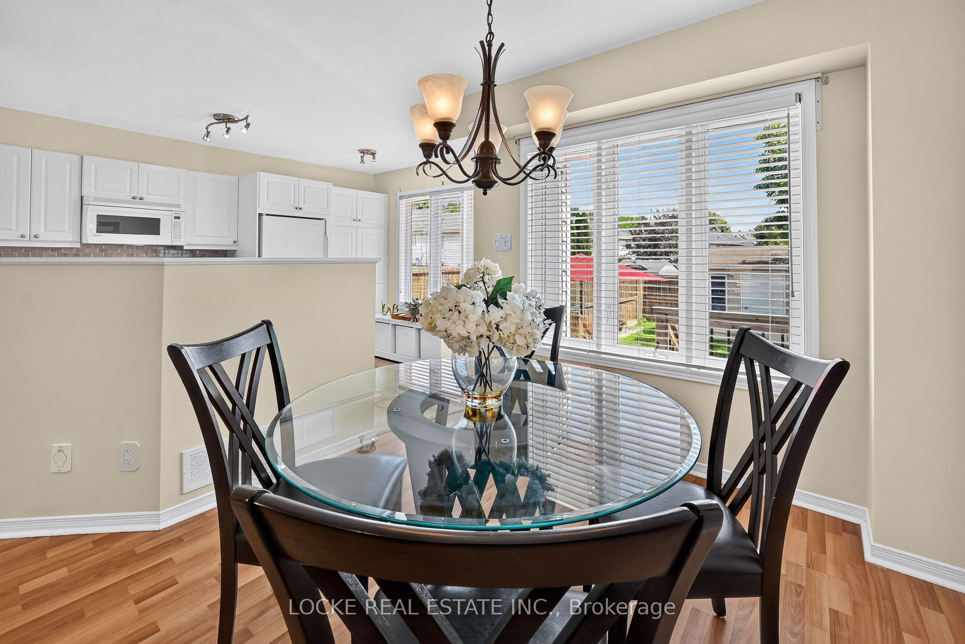 Photo 11 of 431 Lawler Crescent, Ottawa, Chatelaine Village — HOMEH