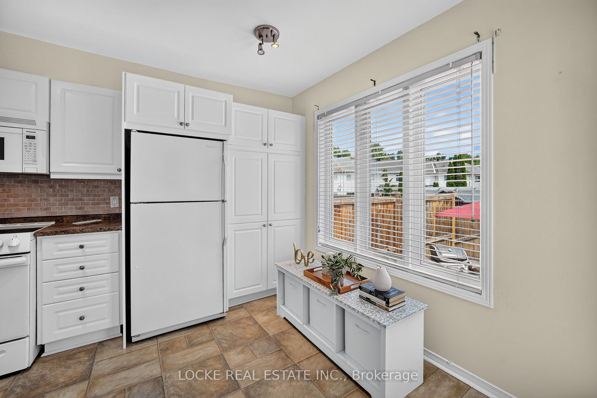 Photo 14 of 431 Lawler Crescent, Ottawa, Chatelaine Village — HOMEH