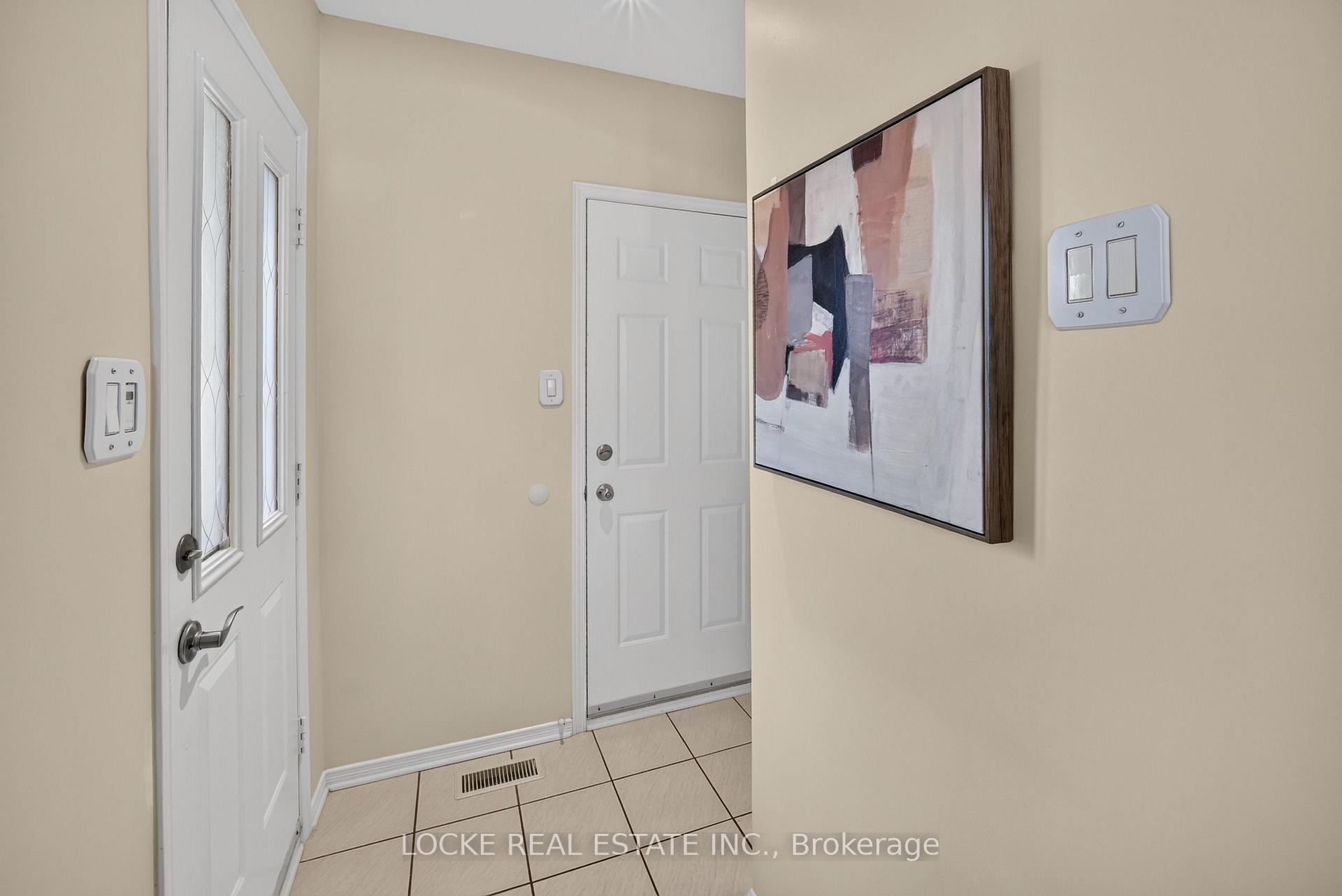 Photo 17 of 431 Lawler Crescent, Ottawa, Chatelaine Village — HOMEH