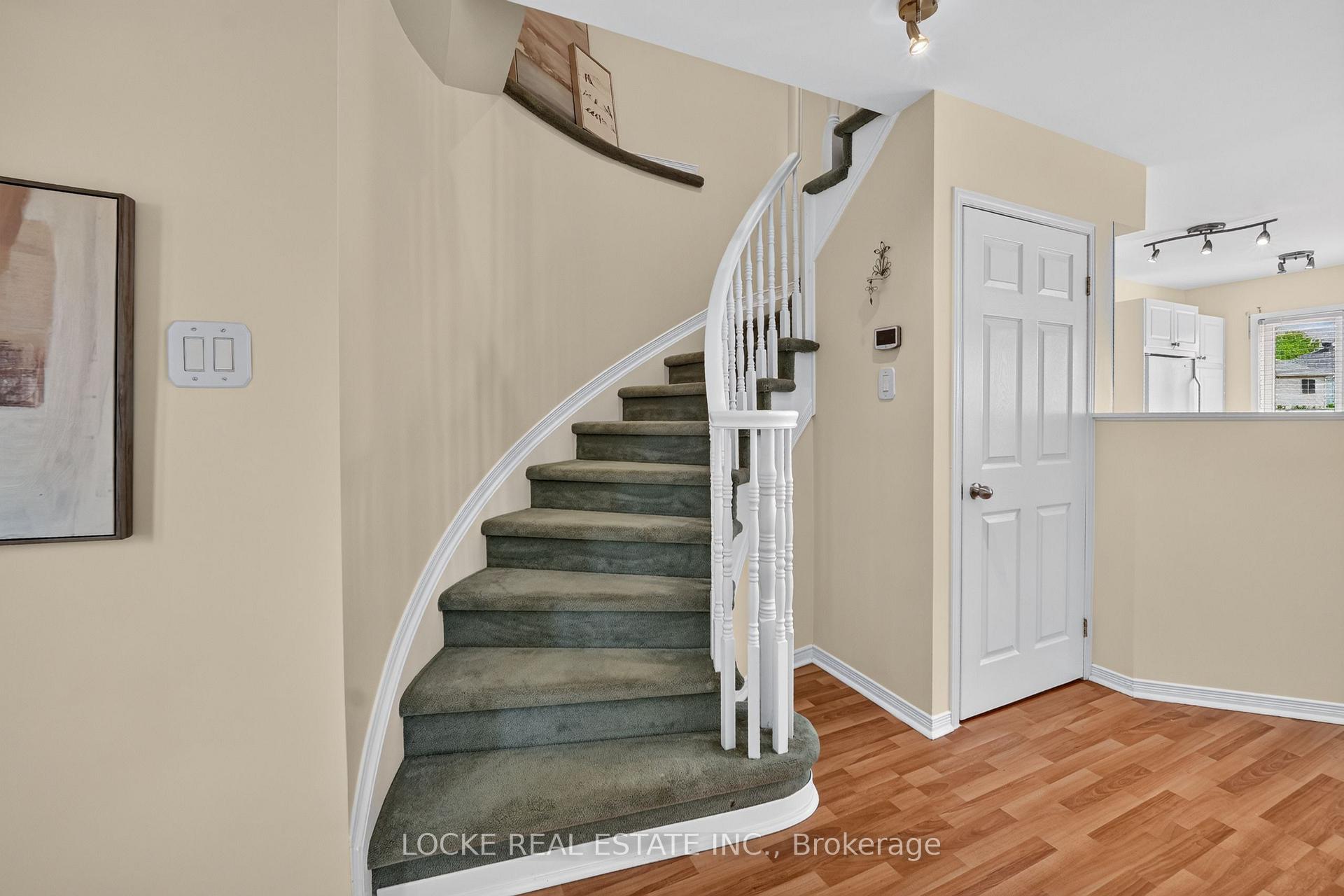 Photo 18 of 431 Lawler Crescent, Ottawa, Chatelaine Village — HOMEH