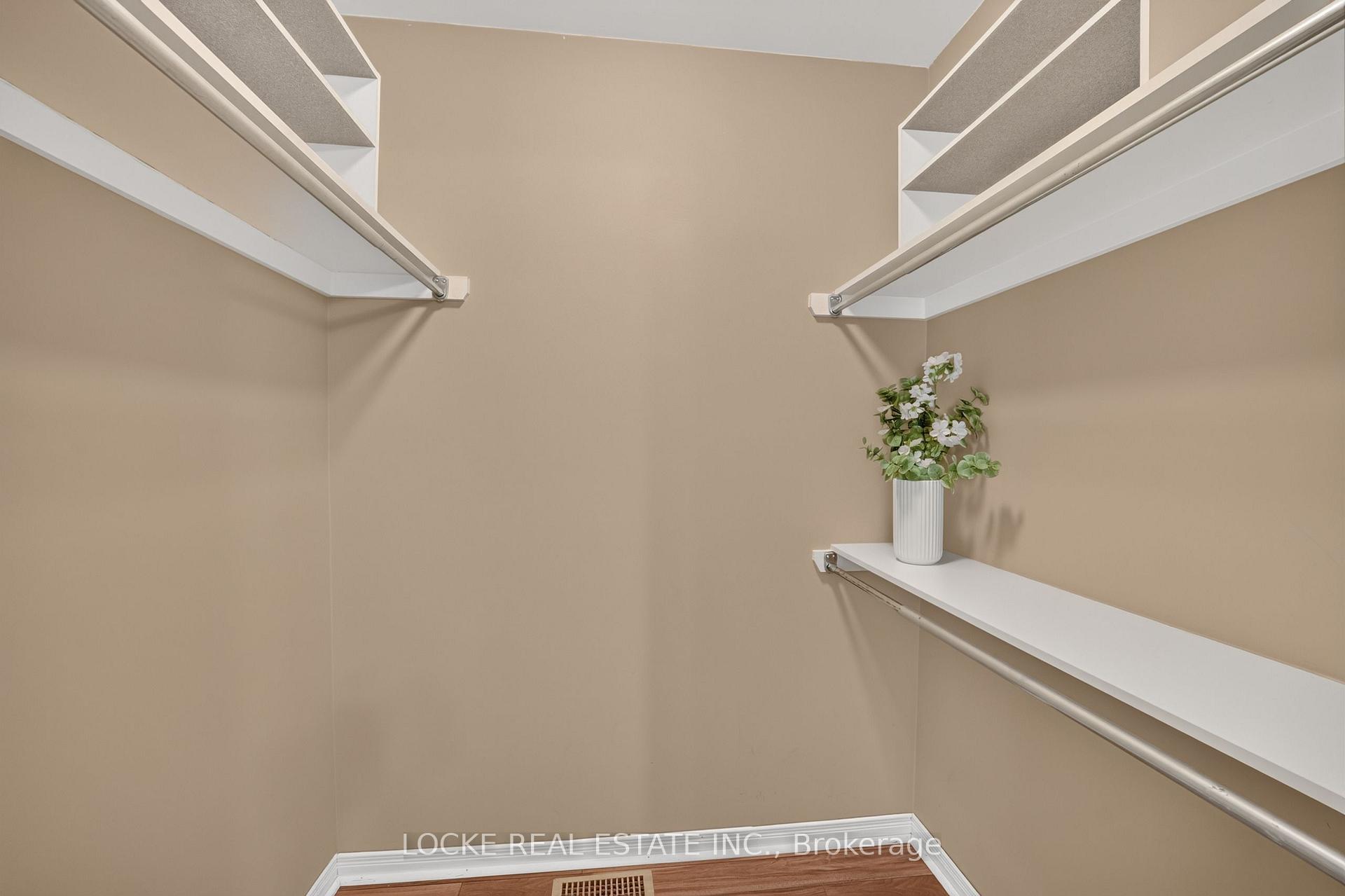 Photo 23 of 431 Lawler Crescent, Ottawa, Chatelaine Village — HOMEH