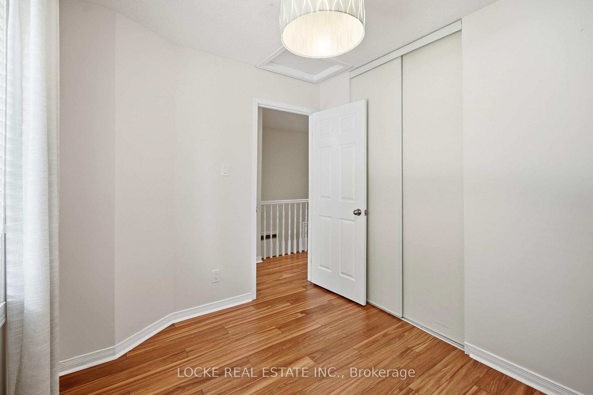Photo 31 of 431 Lawler Crescent, Ottawa, Chatelaine Village — HOMEH