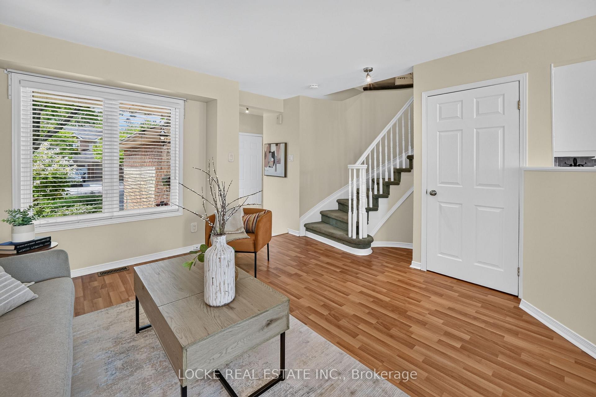 Photo 32 of 431 Lawler Crescent, Ottawa, Chatelaine Village — HOMEH
