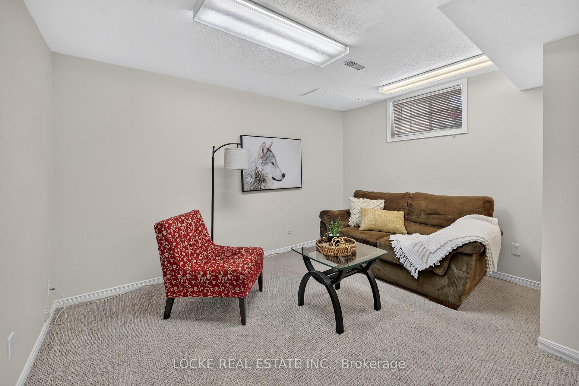 Photo 33 of 431 Lawler Crescent, Ottawa, Chatelaine Village — HOMEH