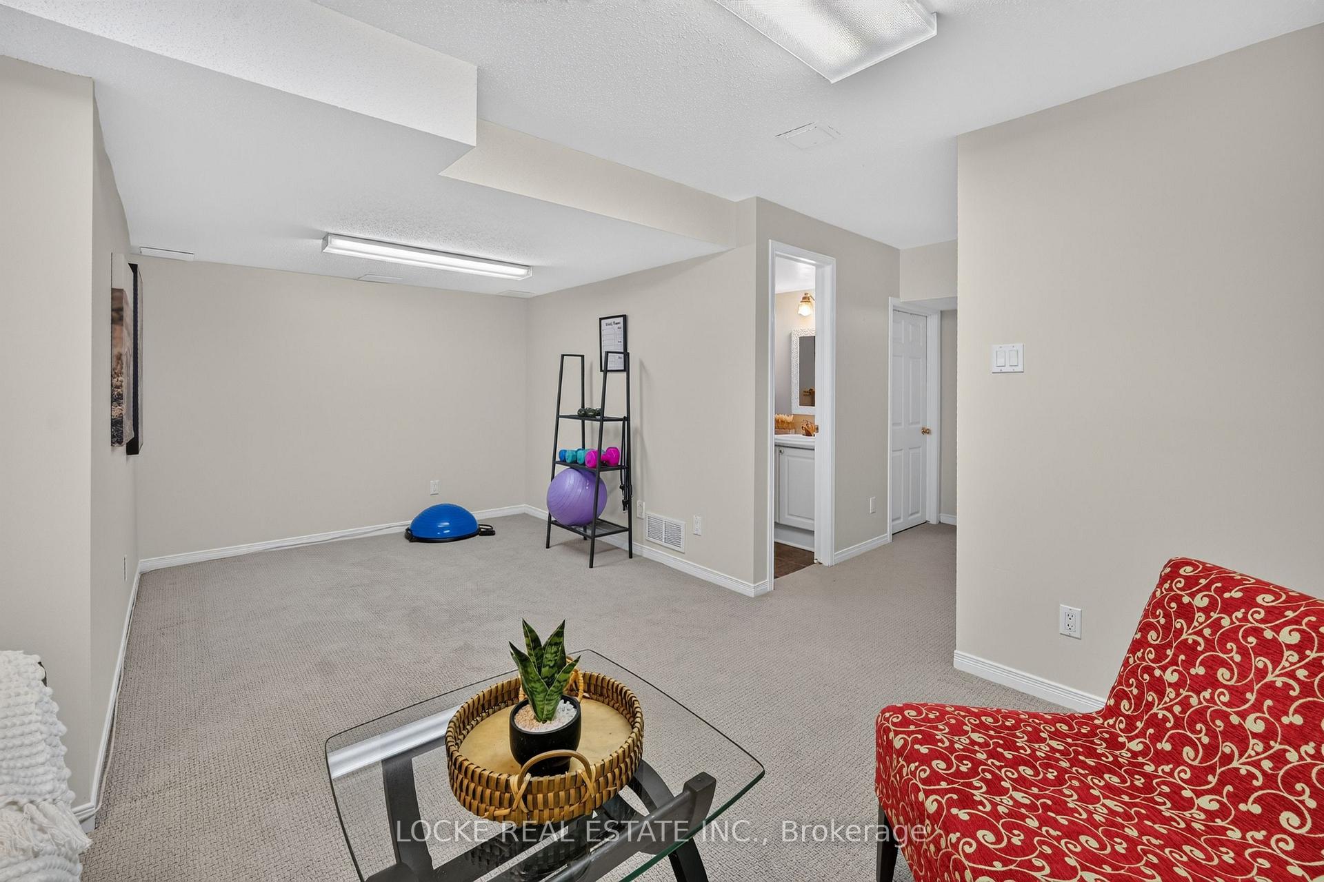 Photo 36 of 431 Lawler Crescent, Ottawa, Chatelaine Village — HOMEH