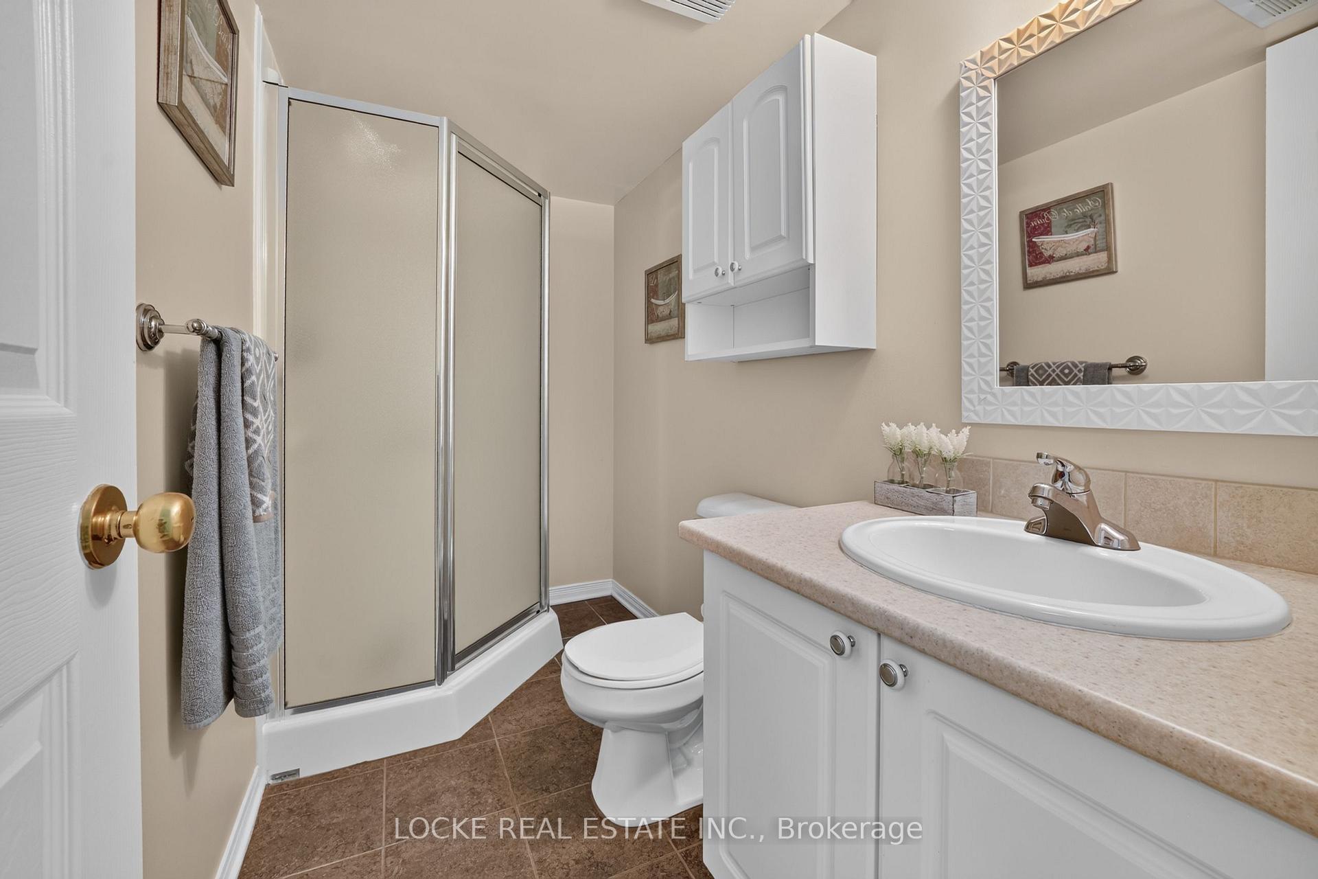 Photo 37 of 431 Lawler Crescent, Ottawa, Chatelaine Village — HOMEH