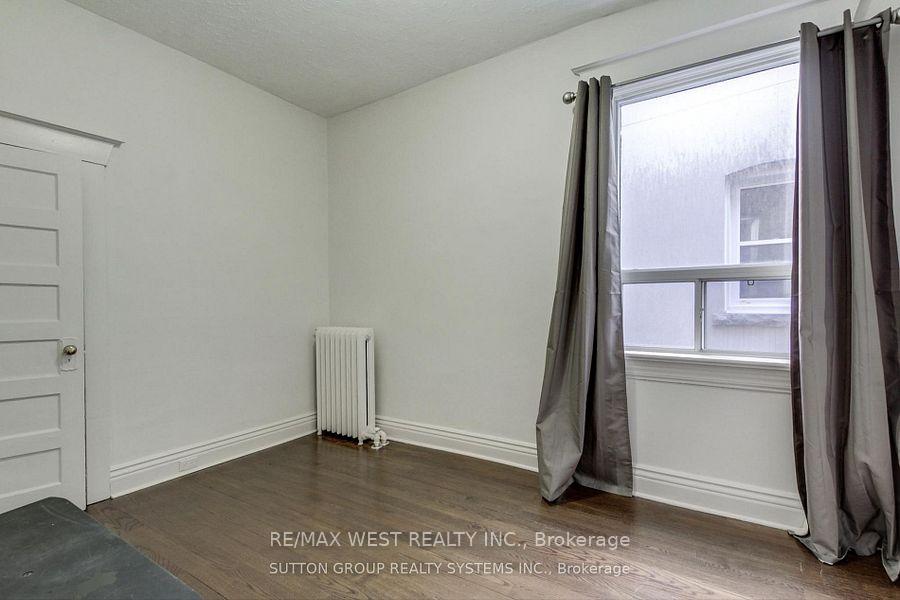 Photo 7 of 328 High Park Avenue, Toronto, Junction Area — HOMEH