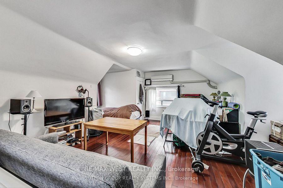 Photo 15 of 328 High Park Avenue, Toronto, Junction Area — HOMEH