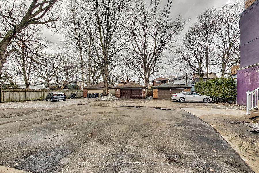 Photo 20 of 328 High Park Avenue, Toronto, Junction Area — HOMEH