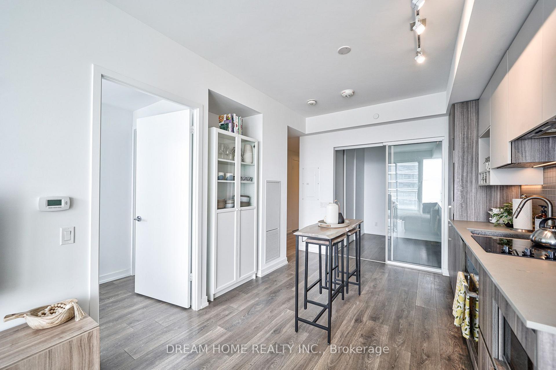 Photo 7 of Unit 1908, 898 Portage Parkway, Vaughan, Vaughan Corporate Centre — HOMEH