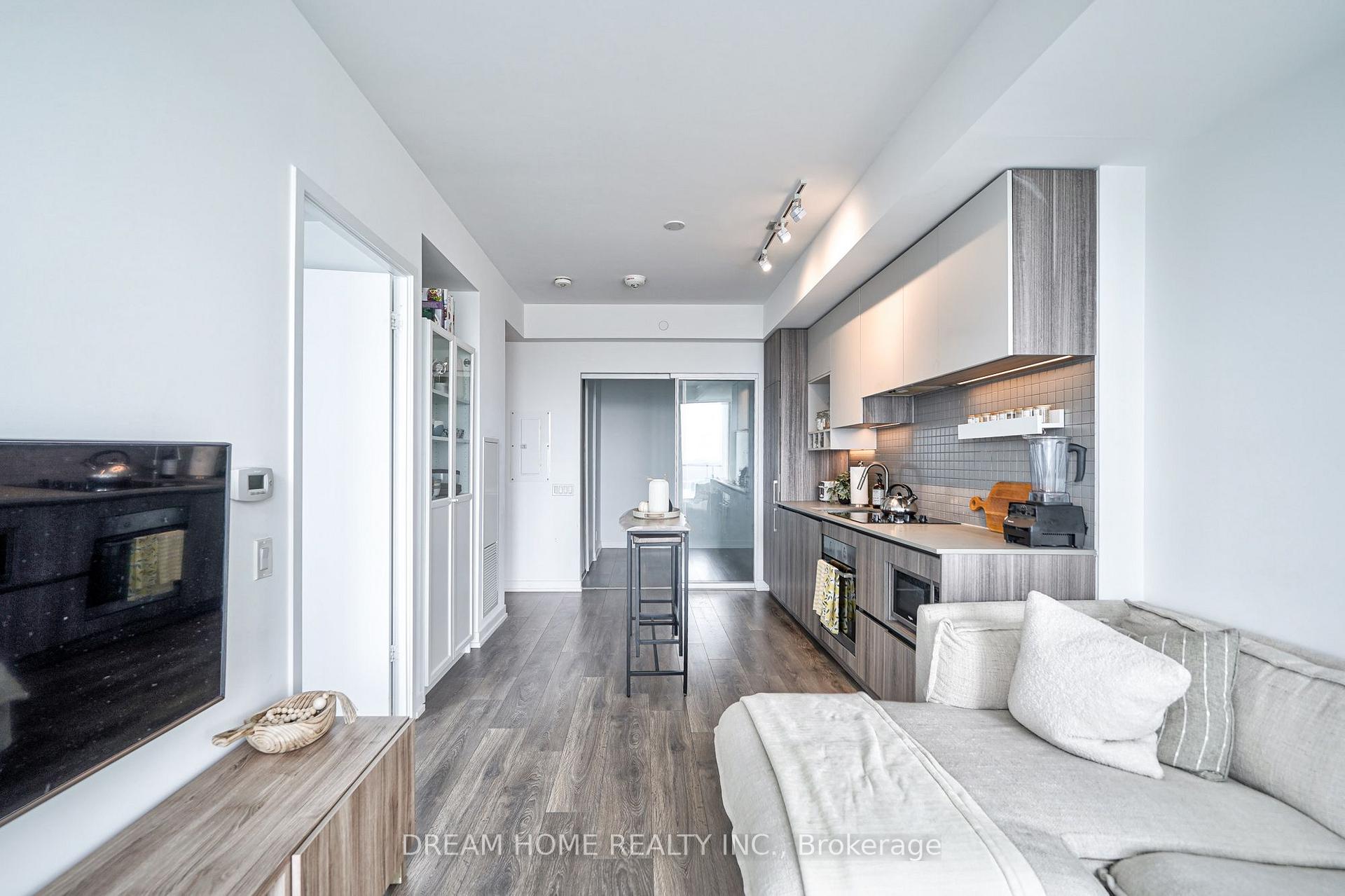 Photo 8 of Unit 1908, 898 Portage Parkway, Vaughan, Vaughan Corporate Centre — HOMEH