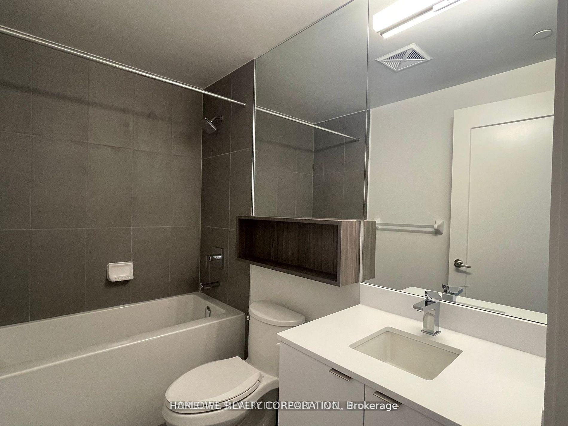 Photo 4 of Unit 341 SE, 60 Princess Street SE, Toronto, Waterfront Communities — HOMEH