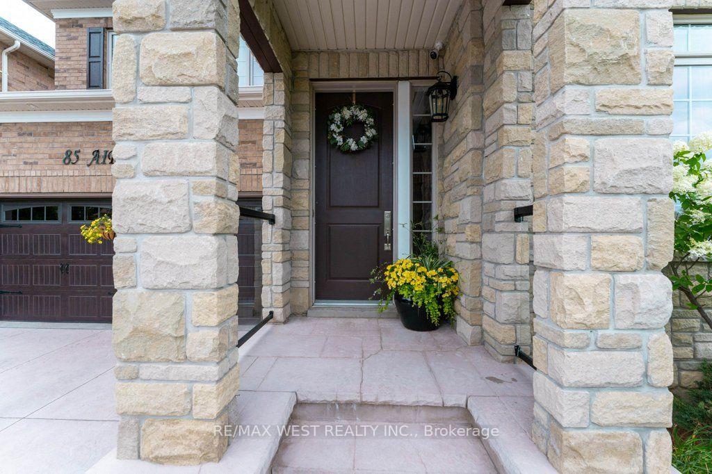 Photo 4 of 85 Aird Court, Milton, Scott — HOMEH